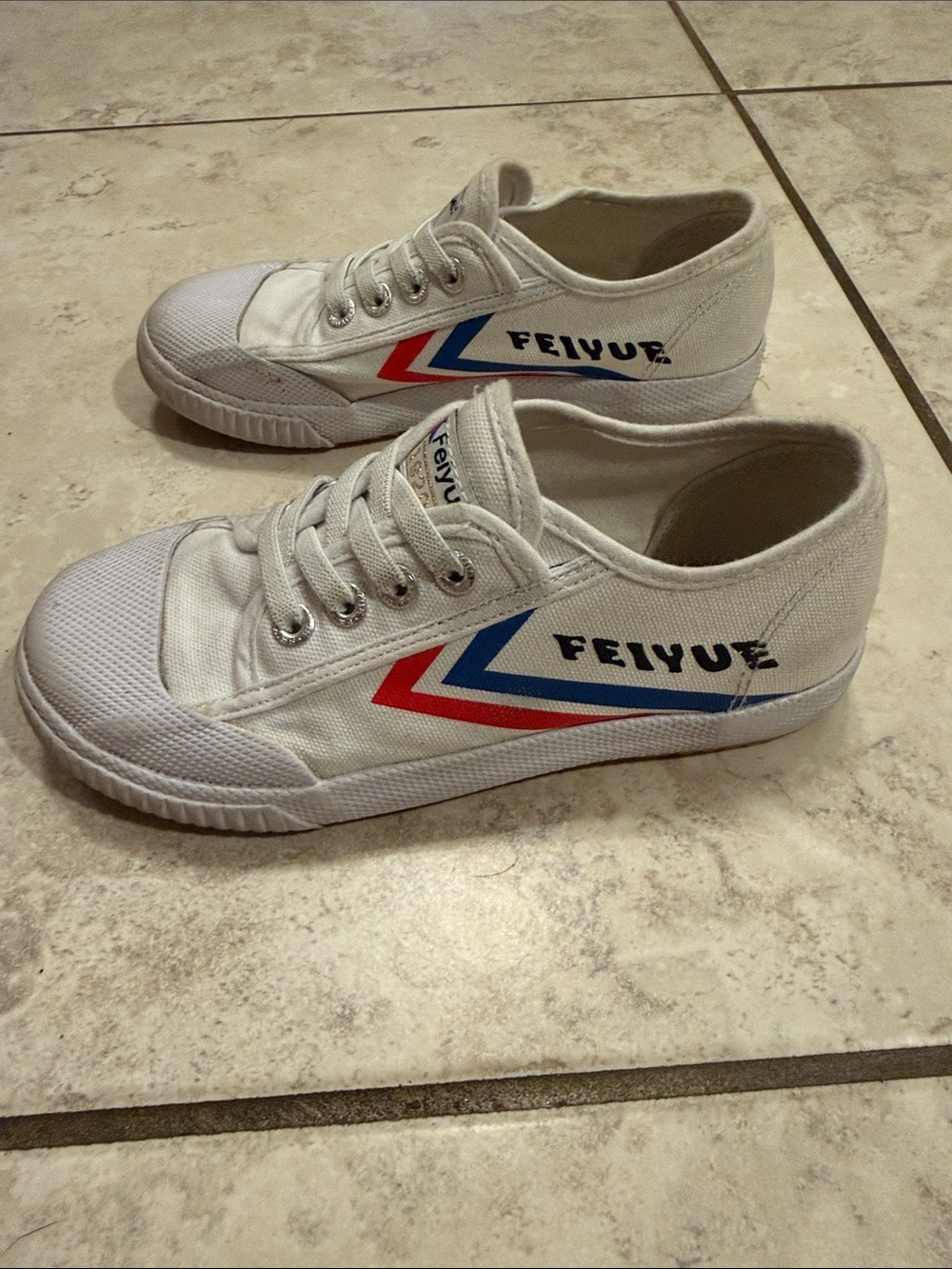 Feiyue Kids White Canvas Sneakers with Red & Blue Accents Size 1 - Picture 4 of 8